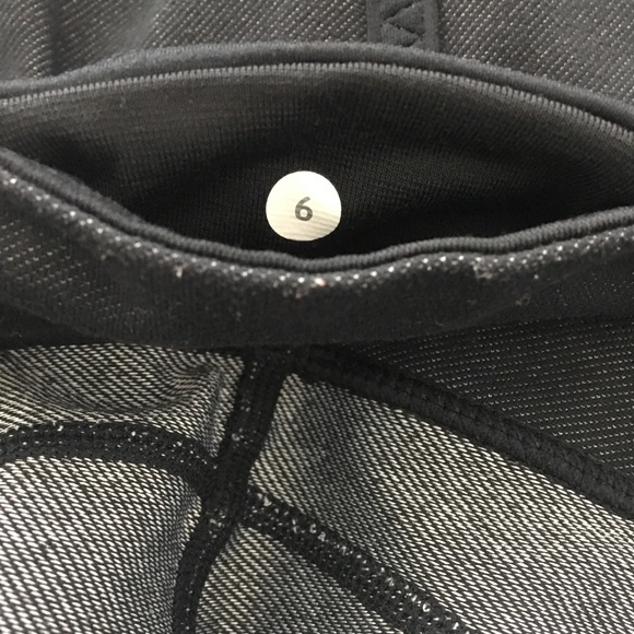 Lululemon Athletica Cropped Workout 🏋️♀️ Pants - Picture 6 of 6